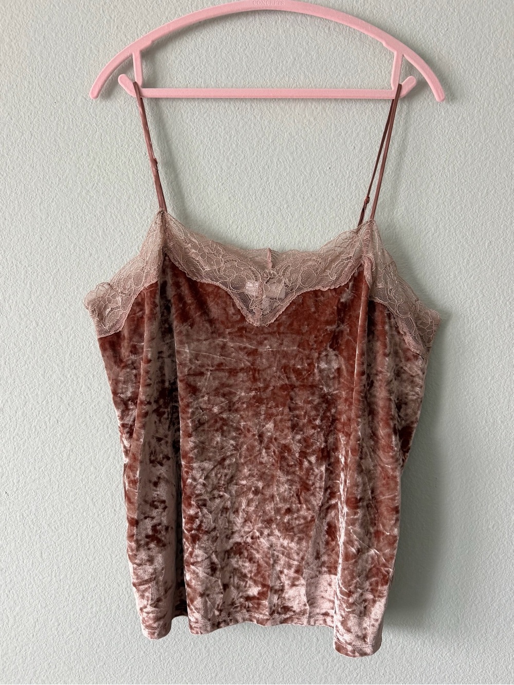 LC Lauren Conrad XL Dusty Rose Crushed Velvet Lace Trim Cami Tank Top Going Out